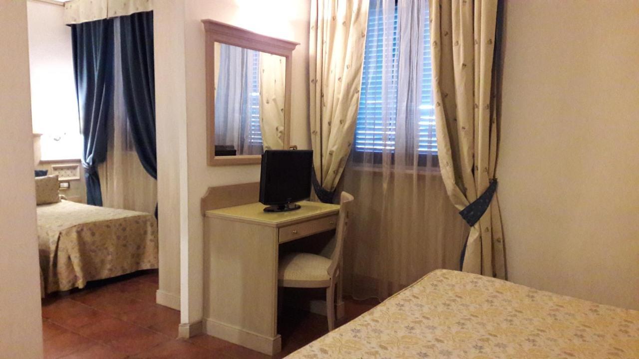 Hotel Quadrifoglio By Mancini Рим Экстерьер фото