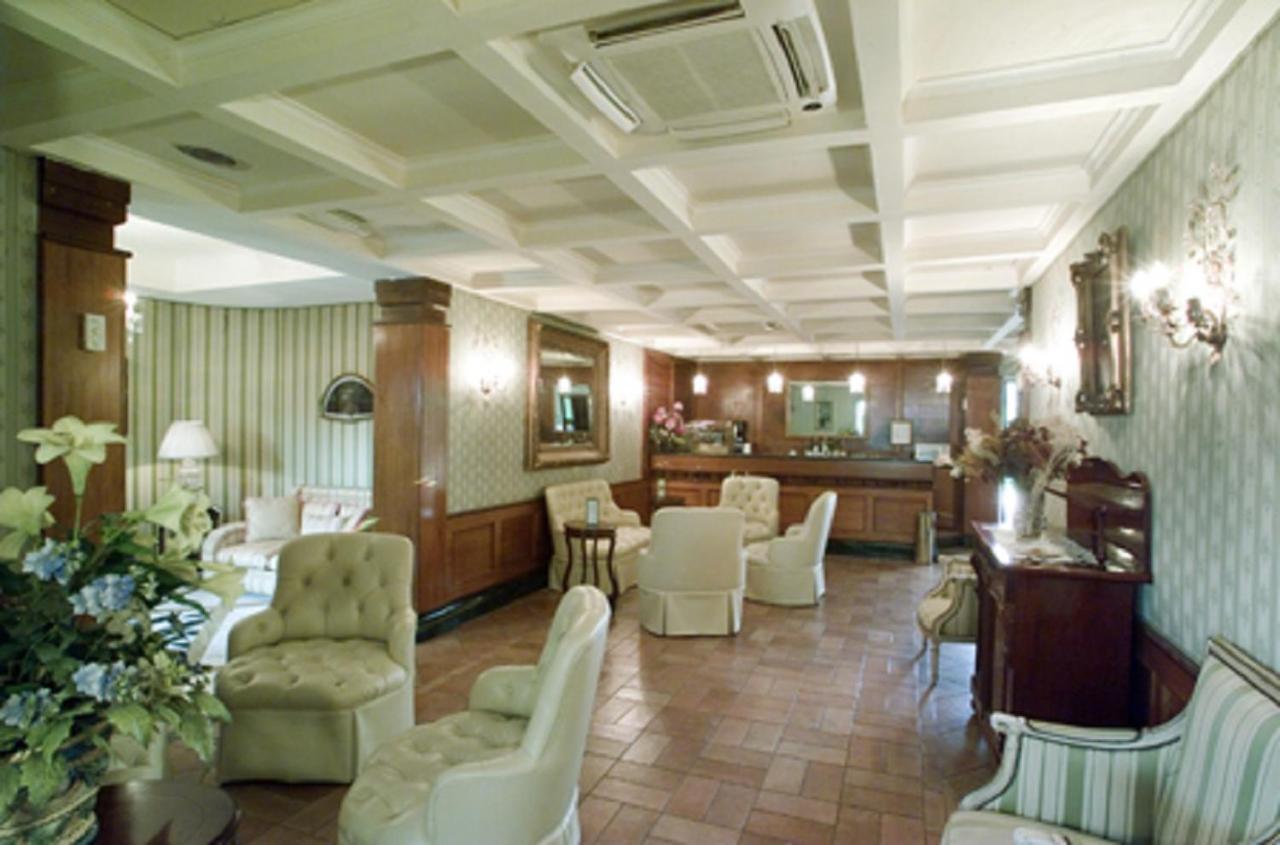 Hotel Quadrifoglio By Mancini Рим Экстерьер фото